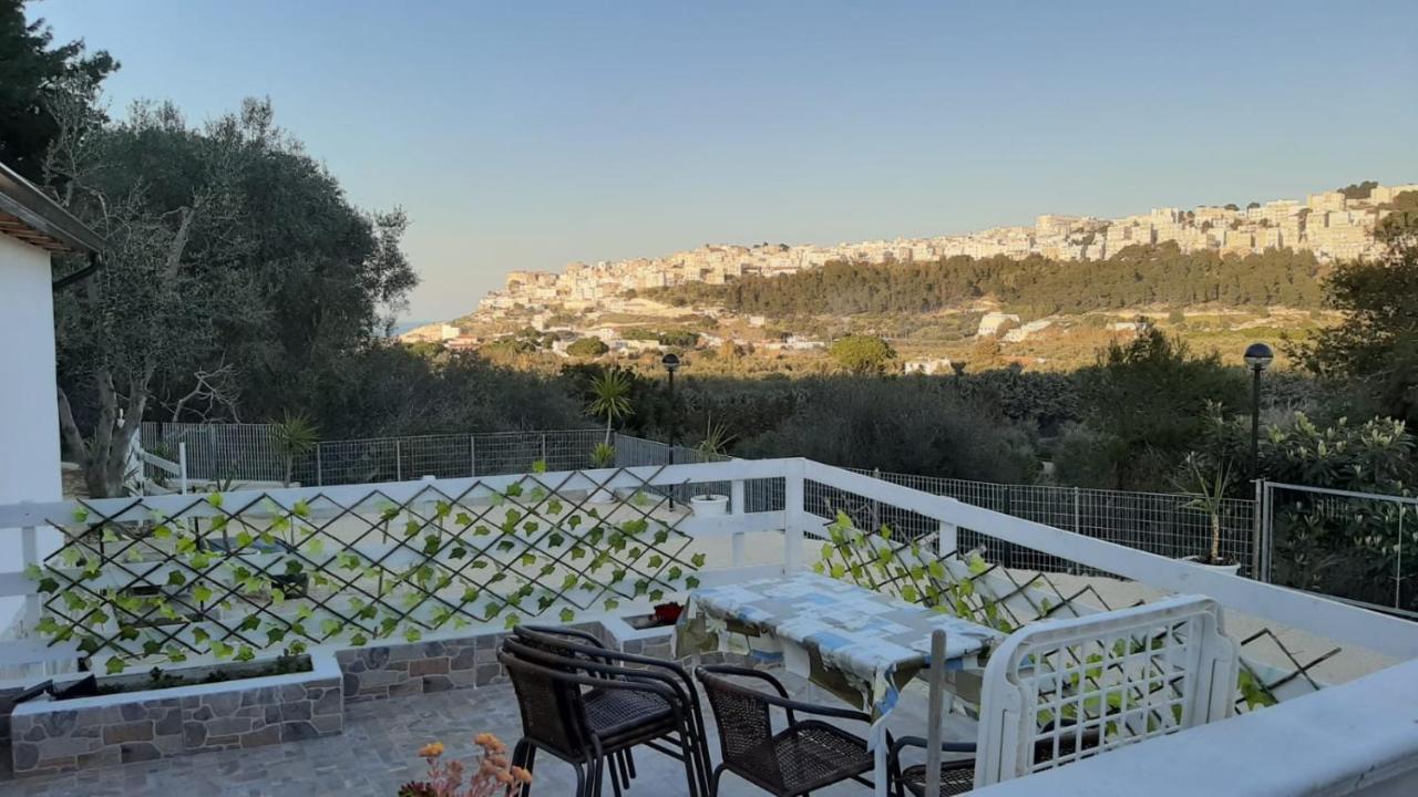 Casa Vacanze Leonardo Peschici Eksteriør billede
